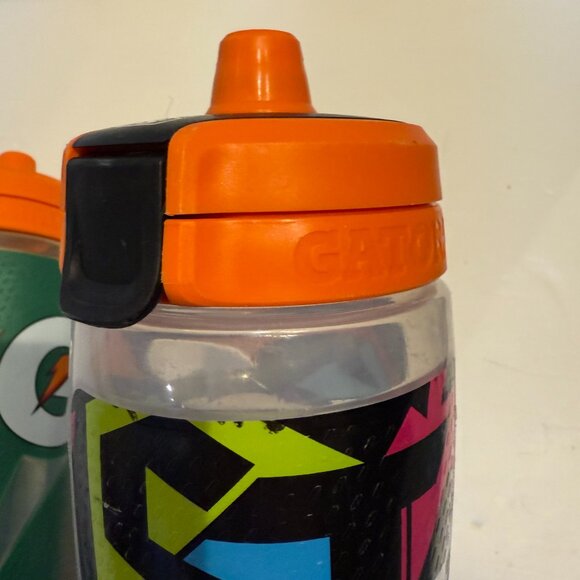 Lot of 2 Gatorade Gx Squeeze Bottle 30 Oz Multi Limited Edition Graphic Gym - Picture 3 of 9